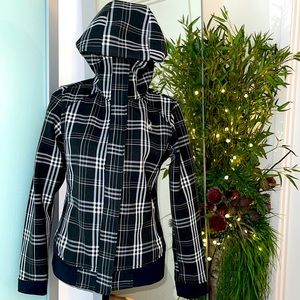 STUNNING 
Spyder Women's Madison PLAID Jacket